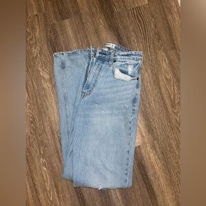 Abercrombie & Fitch Curve Love The 90’s Relaxed Jean